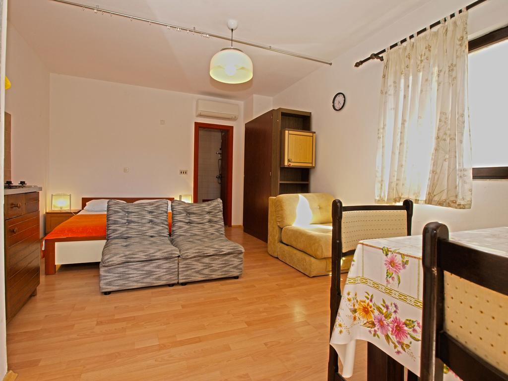 Apartments Antica Pula Buitenkant foto